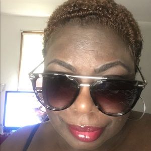 Meet your Posher, Ella